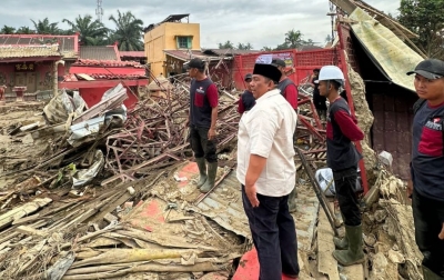 Pemuda Masjid Dunia-Artha Graha Peduli Kerja Sama bersihkan Masjid dan Vihara di Lokasi Bencana