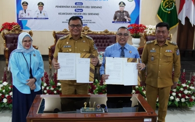 Pemkab dan Kejari Deli Serdang Jalin Kerja Sama, Bupati Serahkan Bantuan 2 Unit Mobil