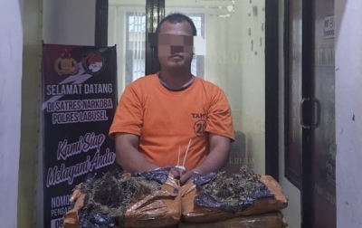 Coba Kabur Pakai Ford Everest, Penyelundup 26 Paket Ganja Asal Padang Diringkus Polres Labusel