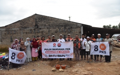 Ketua DPW PKS Sumut Pimpin Peletakan Batu Pertama Pembangunan Rumah Korban Banjir Tapteng