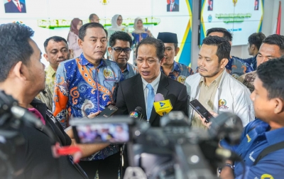 Menteri LH Tegaskan Darurat Sampah Nasional: Desak DPRD Perkuat Anggaran dan Pengawasan Daerah