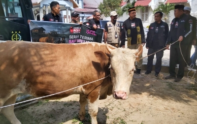 Peringati Isra Mi'raj di Pelosok Aceh Timur, UBN Serahkan 7 Ekor Sapi dan Program Pemulihan Pascabanjir