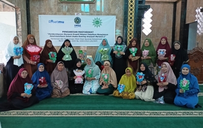 Mandirikan Ekonomi Keluarga, Dosen FEB UMSU Bekali Ibu-Ibu ‘Aisyiyah Marelan Pelatihan Wirausaha Kreatif