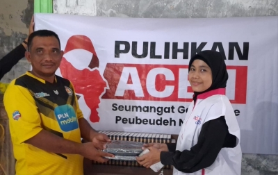 Terobos Jalan Berlumpur, Relawan AQL Salurkan Ribuan Mushaf Al-Quran untuk Masjid Terdampak Banjir di Aceh