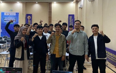 Dosen Universitas Satya Terra Bhinneka Latih Mahasiswa Manfaatkan AI untuk Penyusunan Portofolio