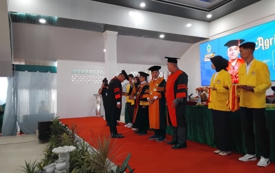 398 Mahasiswa UNA Angkatan XXXV dan VI Wisuda