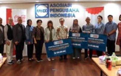 CCEP Indonesia Salurkan Beasiswa bagi Mahasiswa Terdampak Bencana di Sumatera