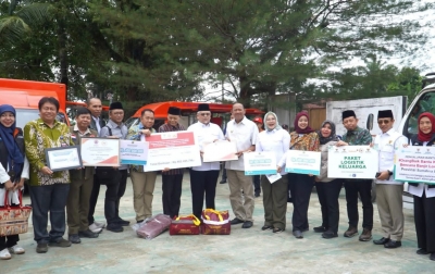 Komisi VIII DPR RI Serahkan Bantuan bagi Korban Banjir Langkat