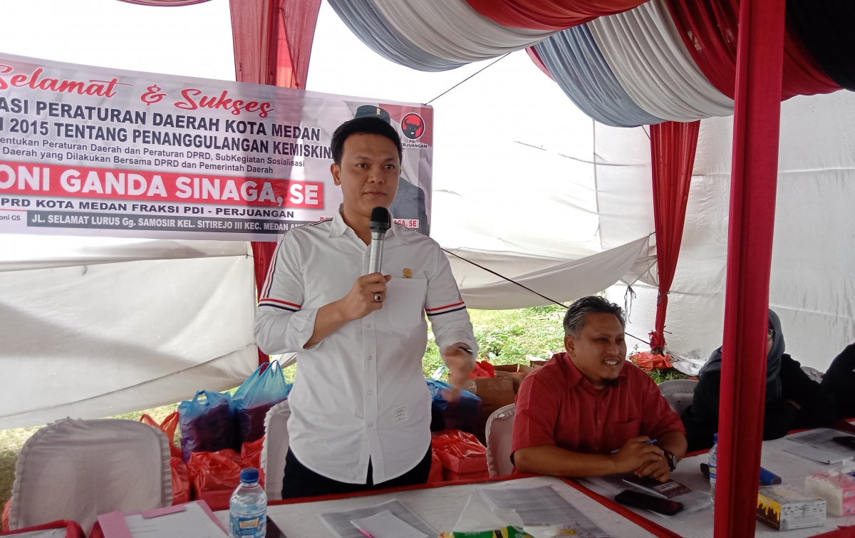 David Roni Ganda Sinaga Sosialisasikan Perda Penanggulangan Kemiskinan