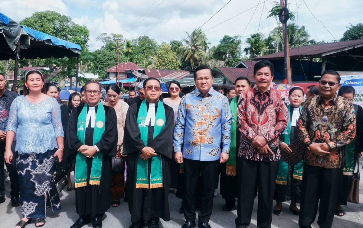 Penahbisan Gereja BNKP Lolozirugi, Bupati Nias Barat Tekankan Gereja sebagai Sumber Kedamaian