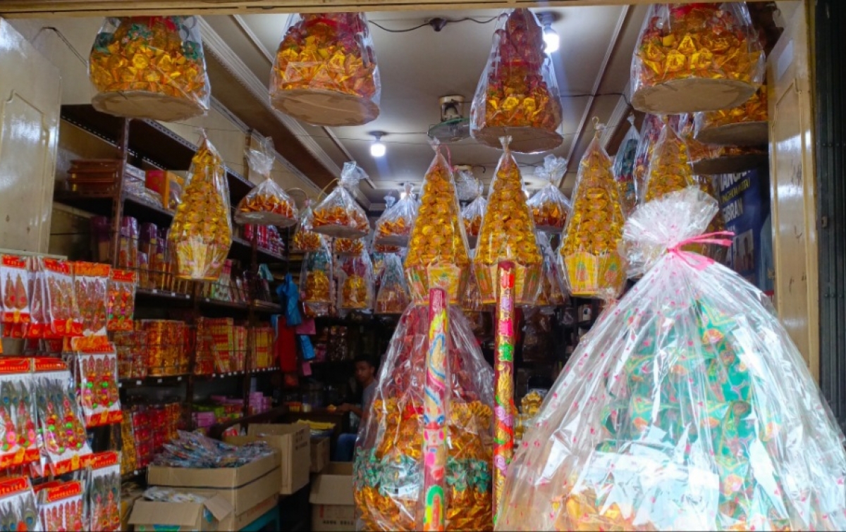 Permintaan Pernak-pernik Imlek Meningkat, Harga Stabil