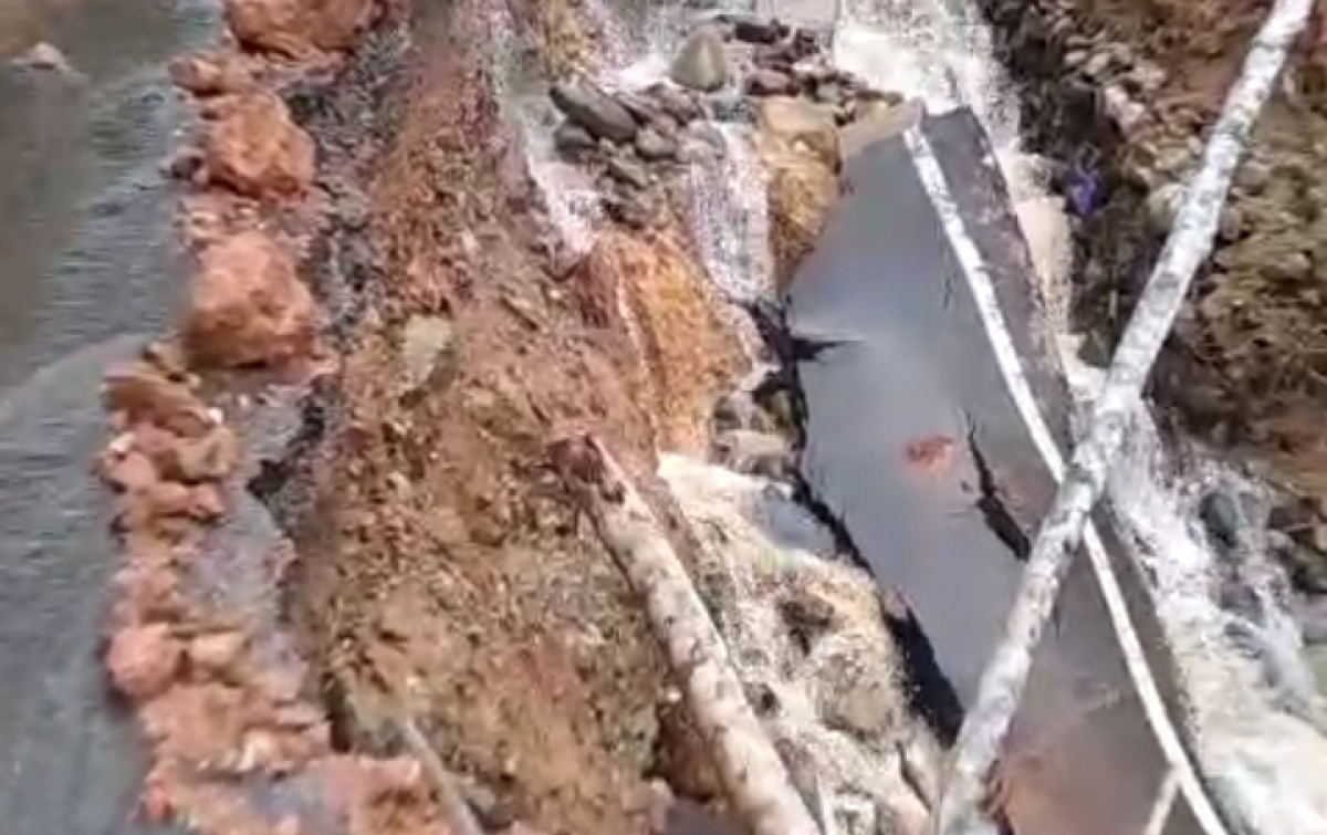 Jalan Jembatan Merah–Muarasoma Nyaris Putus, DPRDSU Minta Pemprovsu Segera Turun Tangan