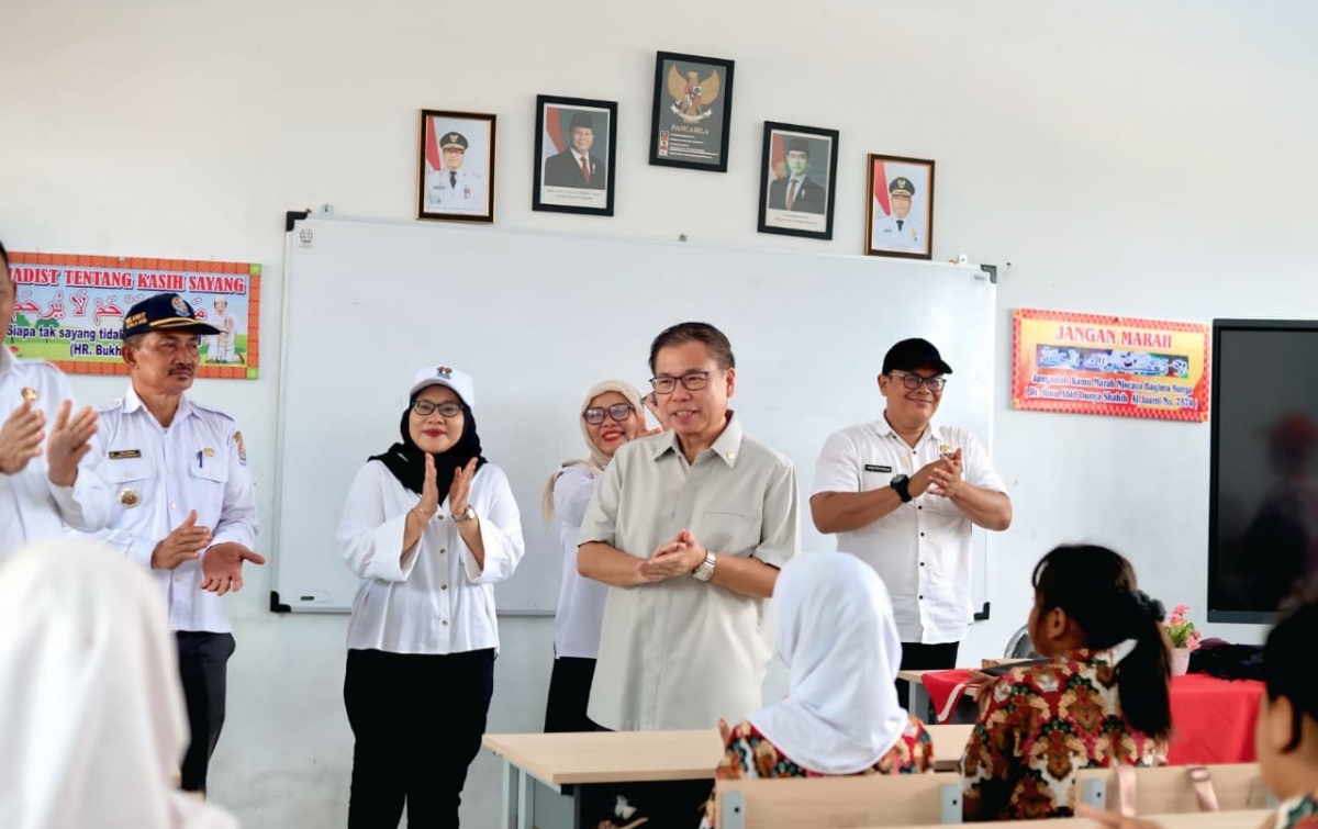 Sofyan Tan Bangga, Revitalisasi Sekolah Picu Kolaborasi Pusat hingga Desa