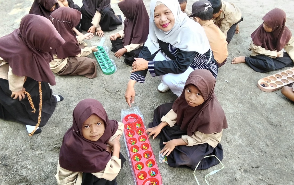 Guru SDN 30 Pasar Lapan Hidupkan Permainan Tradisional di Era Digital