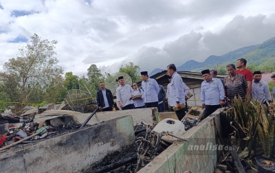 Duka di Desa Penampen: Rumah Dai Baitul Makmur Ludes Terbakar, Hanya Baju di Badan yang Tersisa