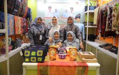 Ketua Dekranasda Kabupaten Asahan Hadiri Pembukaan INACRAFT 2026