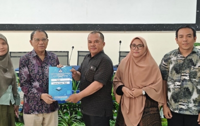 Kejar Akreditasi Unggul, LLDikti Sumut Serahkan SK Lektor Kepala kepada 65 Dosen