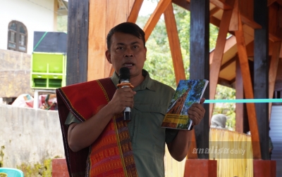 Literasi di Balik Wangi Kemenyan: Buku “Kemenyan di Tapanuli” Soroti Masa Depan Hutan Adat Simardangiang