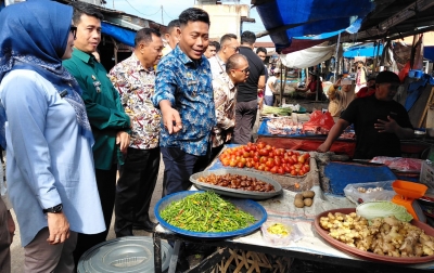 Stok Kebutuhan Pokok Selama Ramadan Aman