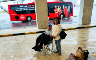 Ketika Kaki Bupati Vickner ‘Tertata-Tata’