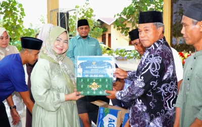 Pimpin Safari Ramadhan di Salapian, Wabup, Tiorita Serahkan Hibah Rp40 Juta untuk Dua Masjid