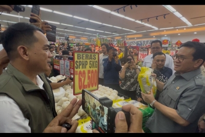 Bulog Sumut Dampingi Mendag RI Sidak di Pasar Gambir dan Ritel Modern Kota Tebing Tinggi