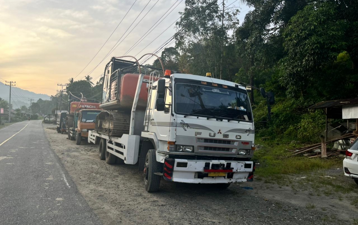 Polda Sumut Amankan 2 Ekskavator Diduga untuk Tambang Emas Ilegal di Mandailing Natal, Sempat Terjadi Intervensi