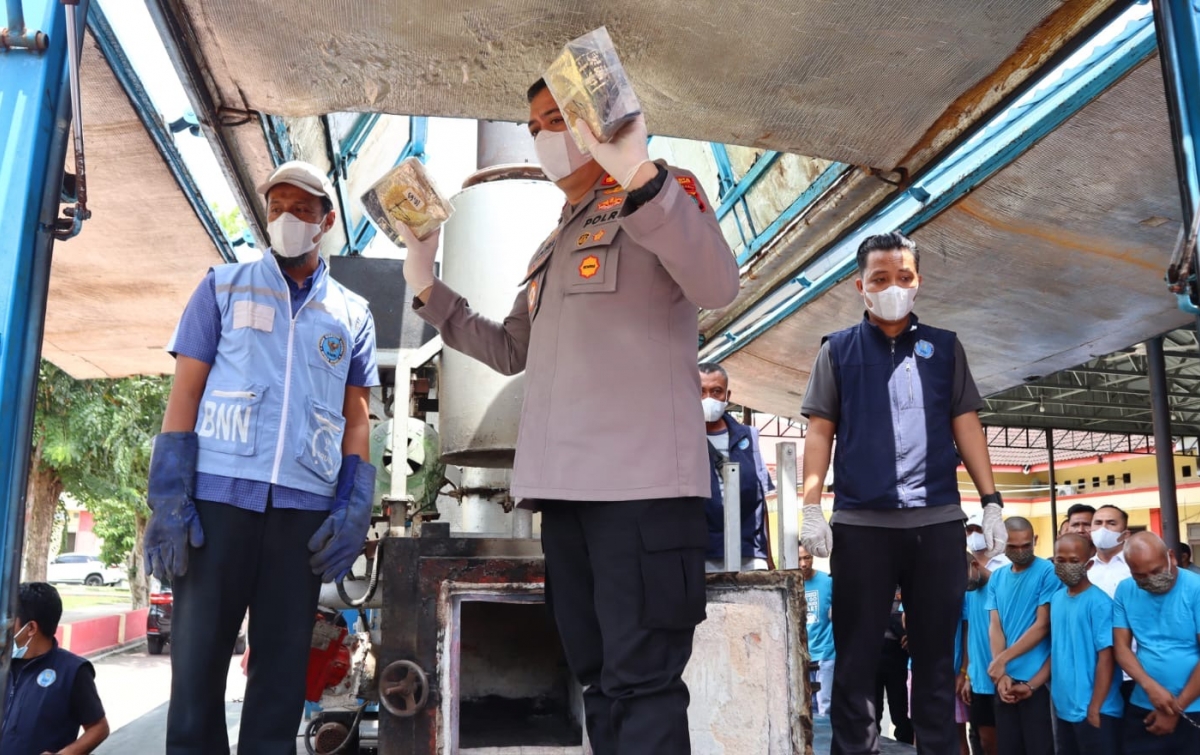Operasi 5 Bulan Berbuah Hasil: Polresta Deliserdang Musnahkan 34 Kg Sabu dan 5 Kg Ganja, Selamatkan 131 Ribu Jiwa