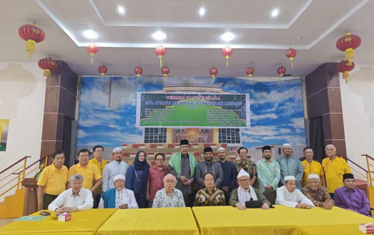 Konjen Tiongkok di Medan Serahkan Bantuan Ramadan