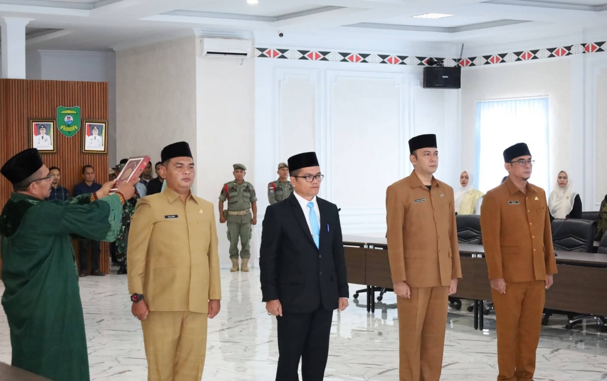 Bupati Lantik Sekda dan Tiga Pejabat Pemkab Madina