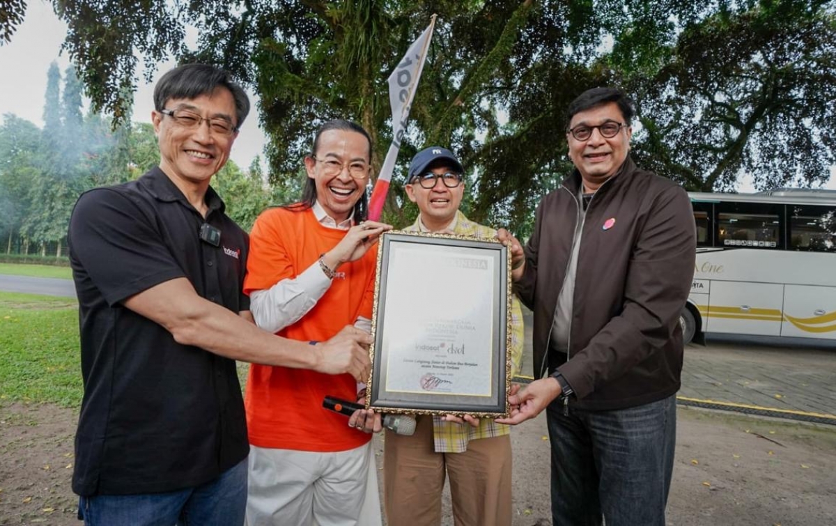 11 Jam Live TikTok Tanpa Putus Bareng Indosat, Dave Hendrik-Iwet Ramadhan Pecahkan Rekor MURI