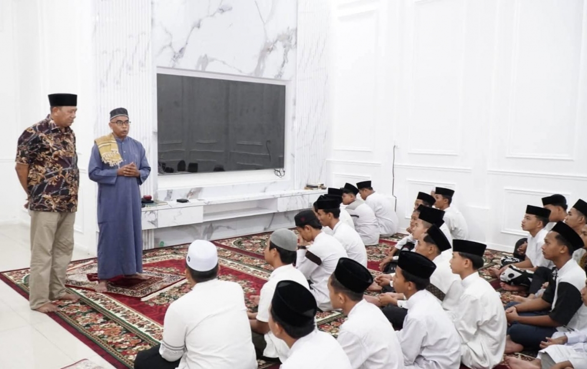 Santuni 65 Santri Ulumul Quran,  Afandin : Doakan Saya Menjadi Pemimpin yang Amanah