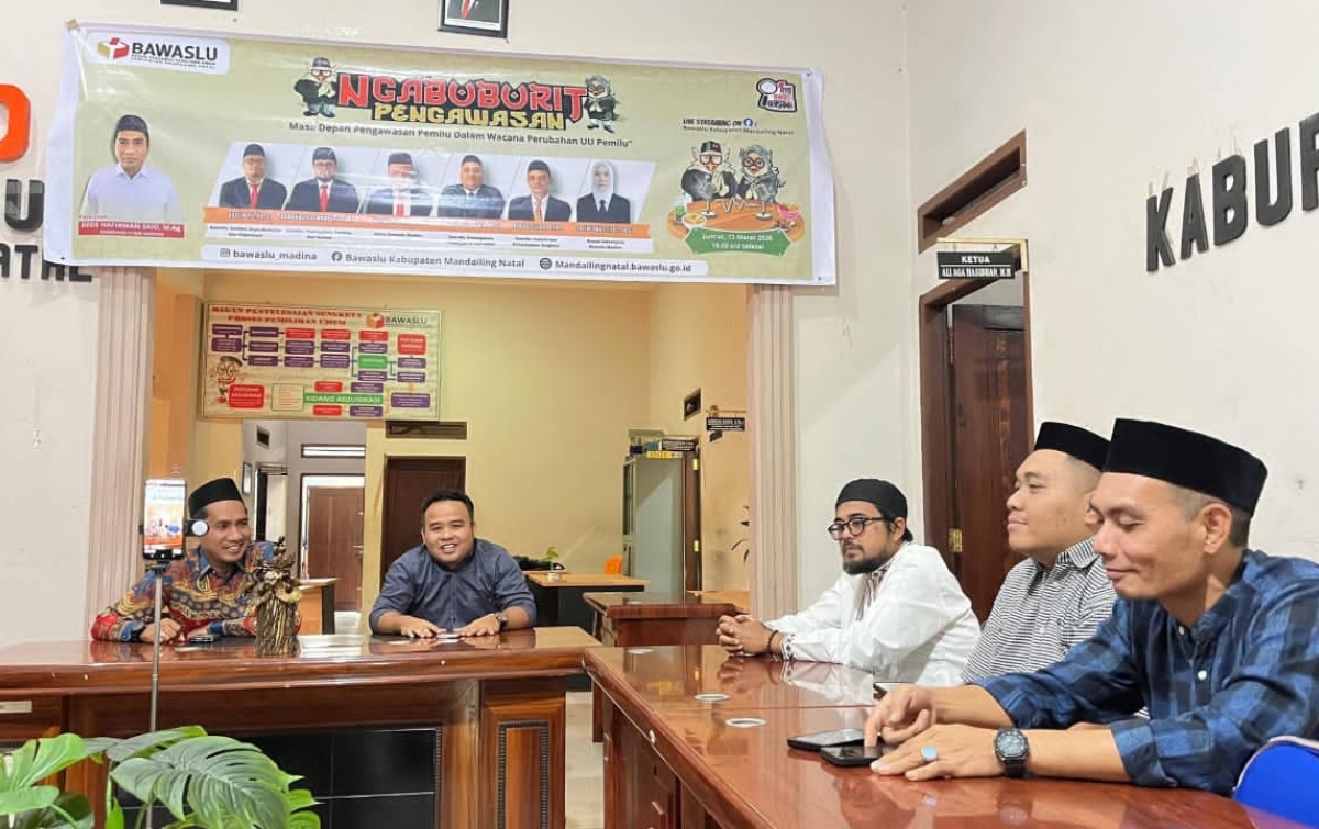 Bawaslu Madina Gelar “Ngabuburit Pengawasan”, Bahas Masa Depan Pengawasan Pemilu
