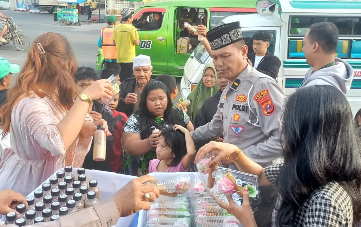 Yamaha Berbagi Takjil di Kabanjahe dan Hadirkan Promo Ramadan untuk Masyarakat