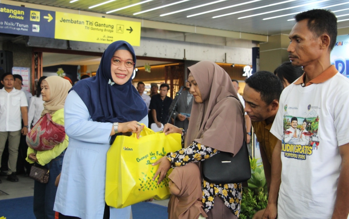 Temani Pemudik di Stasiun KA Medan, BKKBN Sumut Hadirkan Layanan Kesehatan dan Konseling