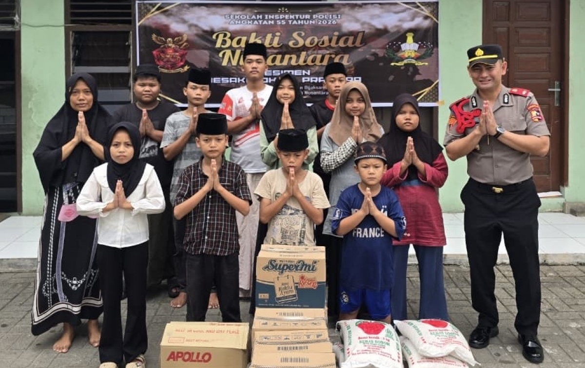 Siswa SIP Hermia Tedy Nosis 1416 Angkatan 55 Resimen Desaka Dhira Pradhipa asal Polda Sumut Baksos di Medan