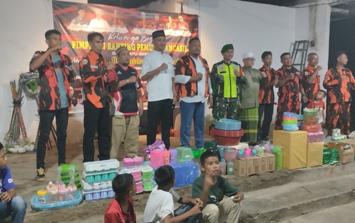 Pemdes Dan Pimpinan Ranting PP  Batugingging Gelar Pawai Obor Dan Lucky Draw