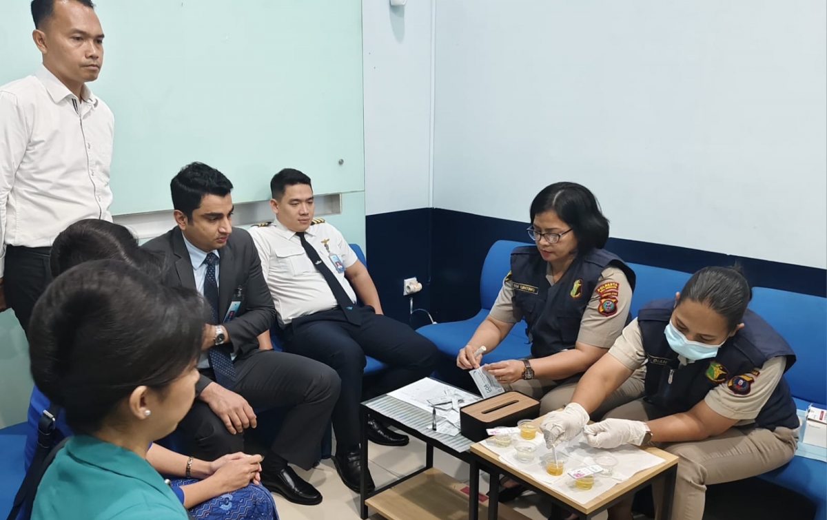 Jamin Keselamatan Arus Balik Lebaran, Polresta Deliserdang Tes Urine Dadakan bagi Awak Maskapai di Kualanamu
