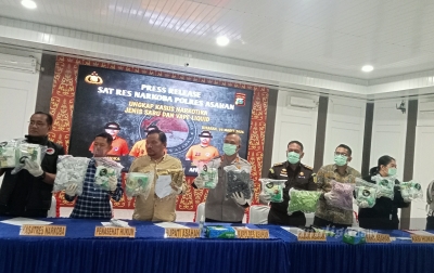10 Kg Sabu dan 891 Vape Liquid Disita, Tiga Orang Ditangkap 