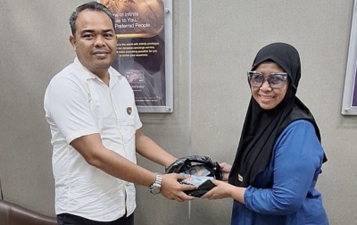 Bang Bhoy Apresiasi Kejujuran Aiptu Edi Siswanto, Personel Polrestabes Medan