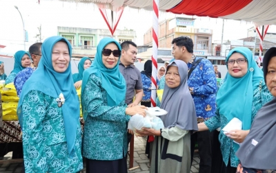 Ratusan Paket Pangan Murah Ramadan Berkah PKK Madina Ludes Diserbu Warga