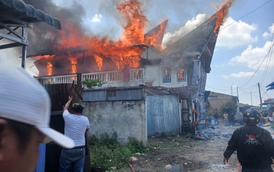 Amukan Si Jago Merah di Jantung Sidikalang: Kawasan Padat Penduduk Dekat Sekolah Membara