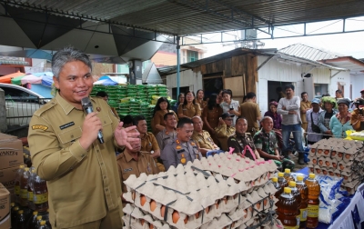 Wabub Taput Tinjau Gerakan Pangan Murah di Siborongborong