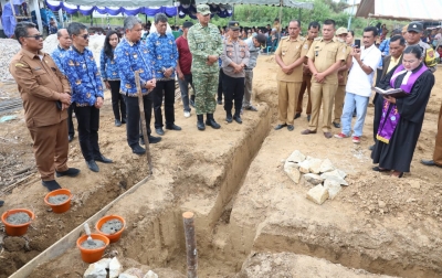 Perkuat Ekonomi Desa, Wabup Taput Pimpin Peletakan Batu Pertama Gerai Koperasi Merah Putih
