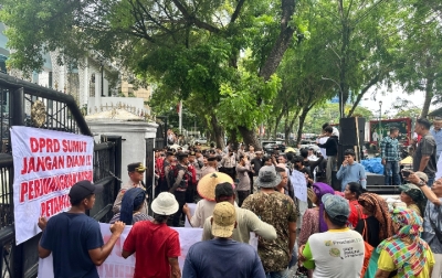 Gelar Aksi di DPRDSU, Petani Bawang Desak Tertibkan Impor Ilegal