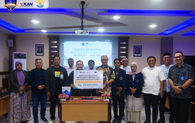 UMA Serahkan Beasiswa BSI Batch II