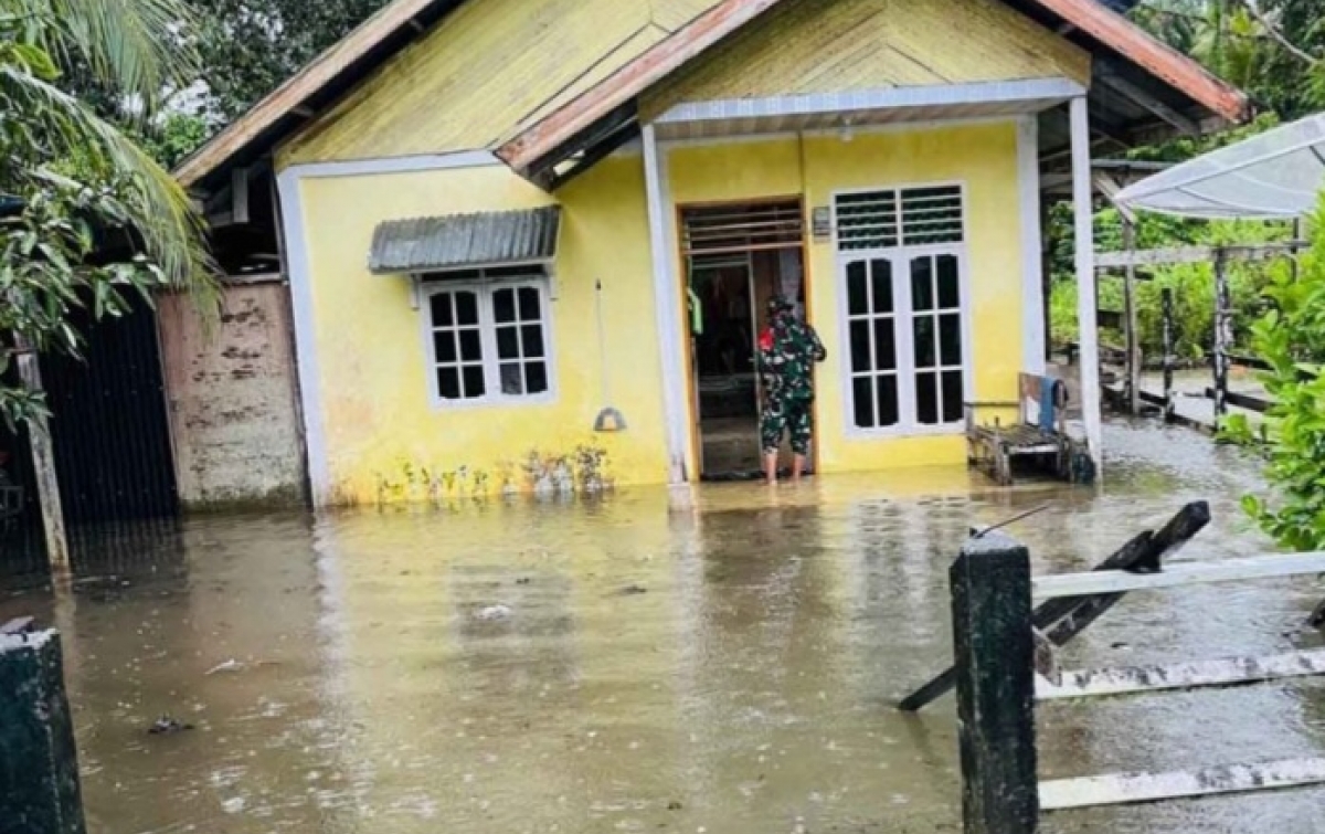 BPBD Simeulue Kerahkan Personel Bantu Warga Terdampak Banjir