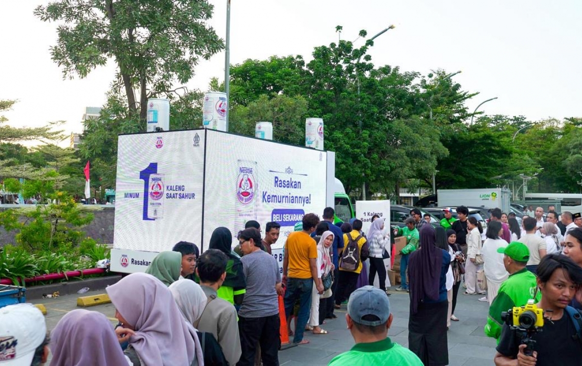 BEAR BRAND bersama Jamaah Masjid hingga Mitra Grab Ajak Masyarakat Terapkan 5 Kebiasaan Sehat di Ramadan