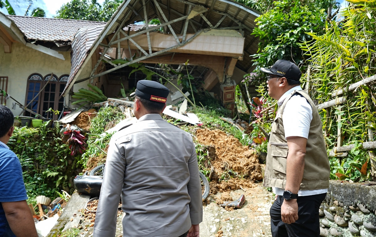 Tinjau Lokasi Longsor Sembahe, Bupati Deli Serdang Pastikan Percepatan Penanganan Darurat