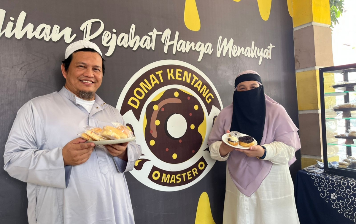 Kembangkan Roti Unyil-Donat Kentang Master, Cerita Ilham-Fauziah Menaklukkan Pasar Roti Medan